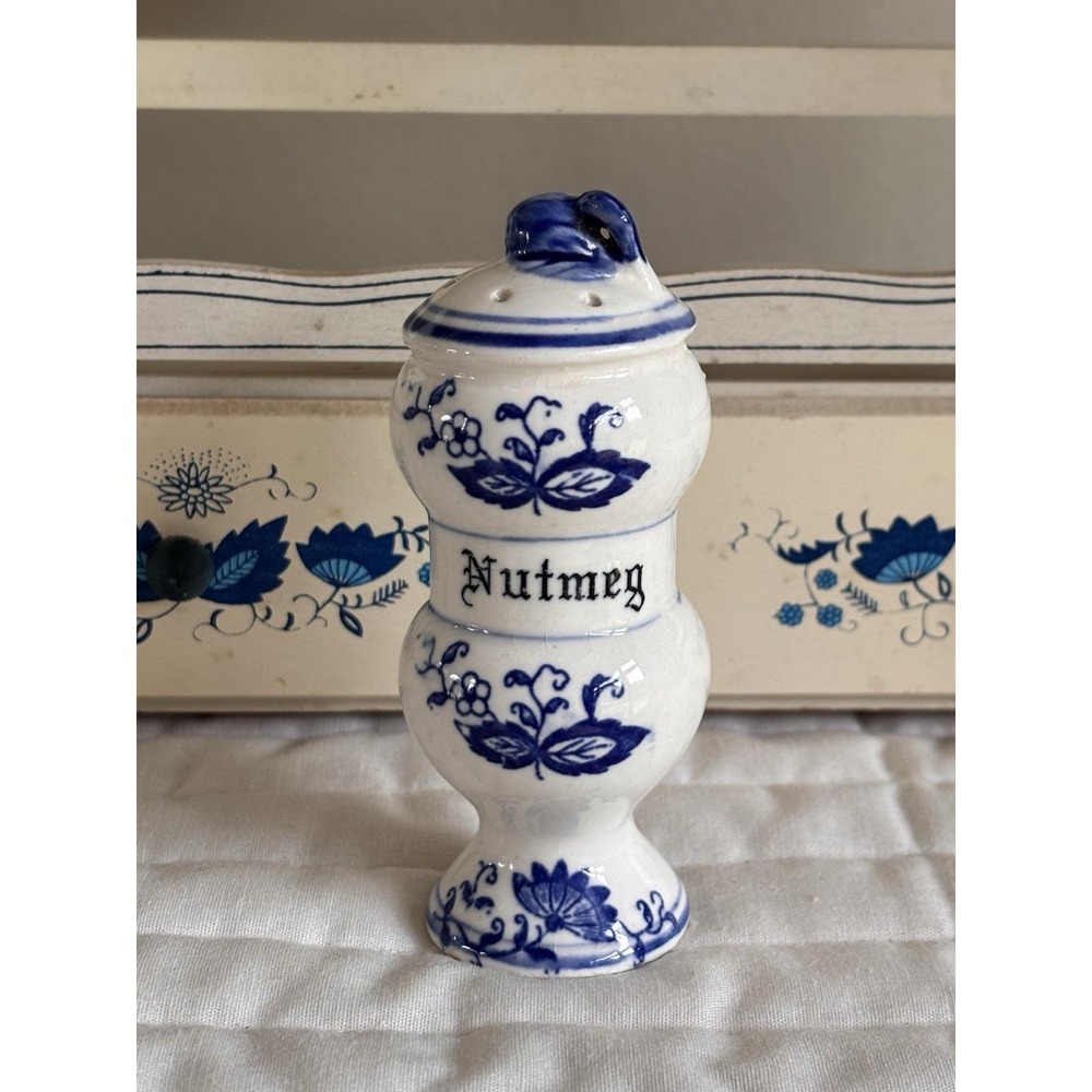 1950s Arnart Blue Onion Porcelain Spice Jars with Wooden Wall Rack & Drawers - Picture 14 of 16